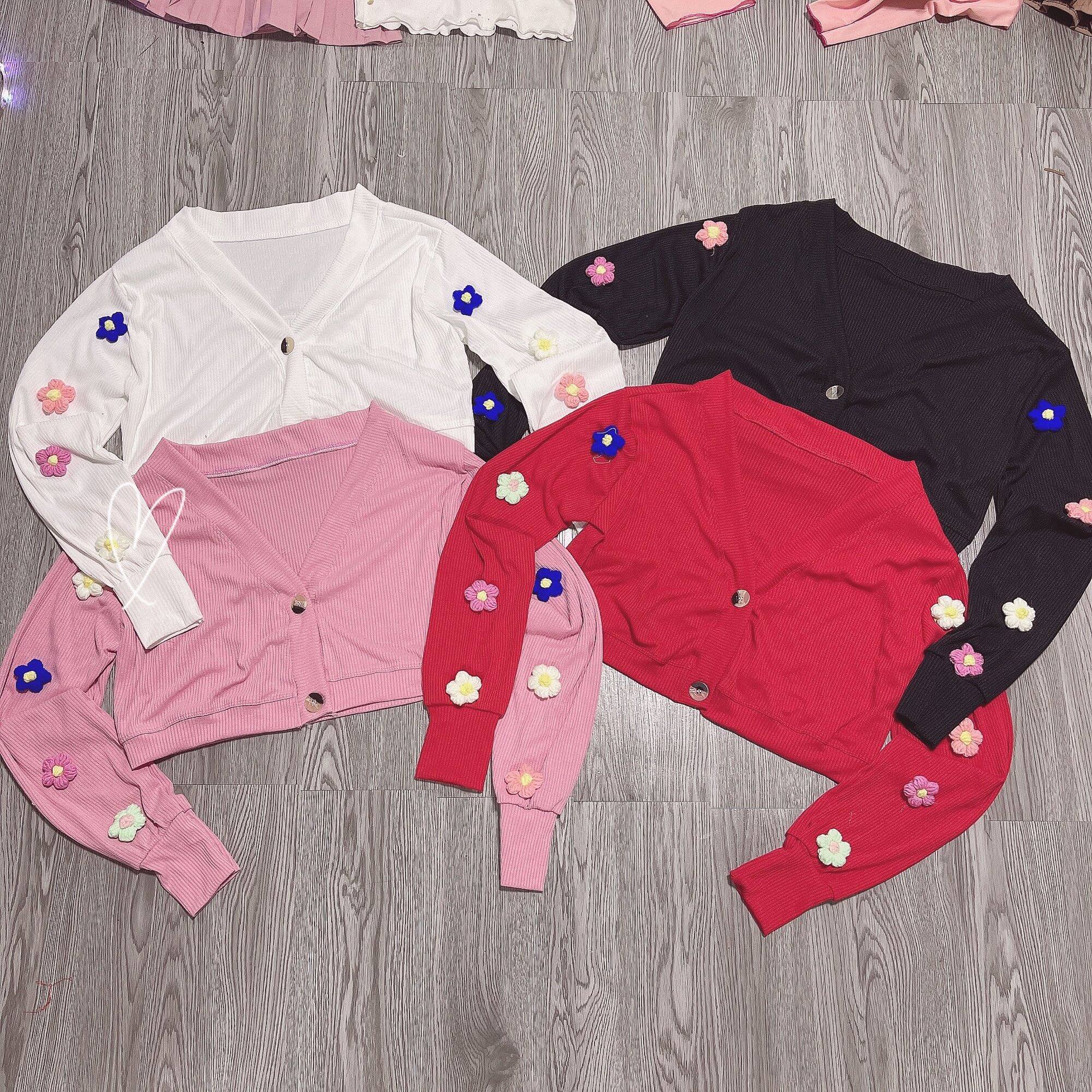 Áo khoác lửng đính 8 hoa len BH8
