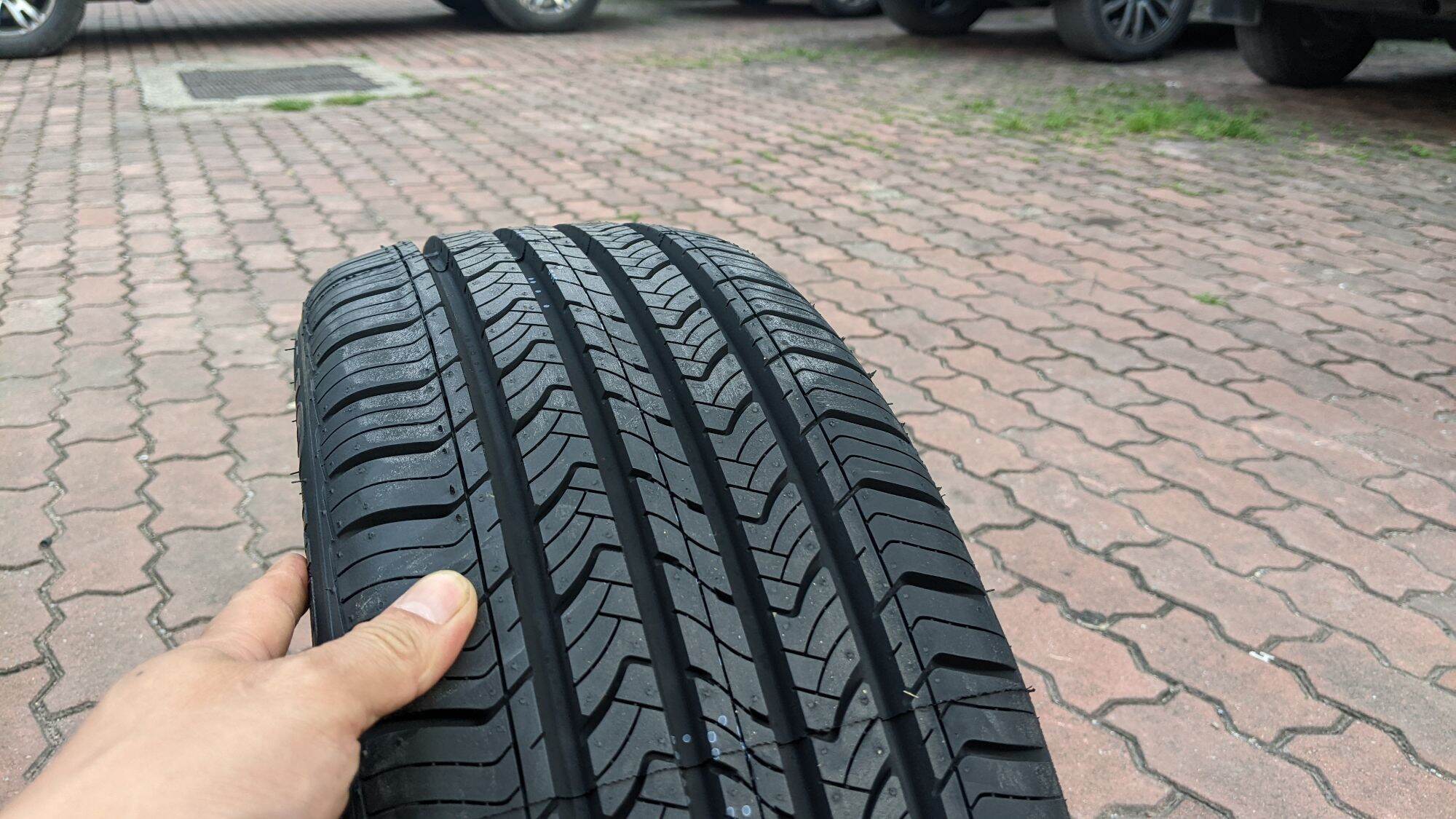 Lốp 195/55R16 87V Maxxis HP-M3