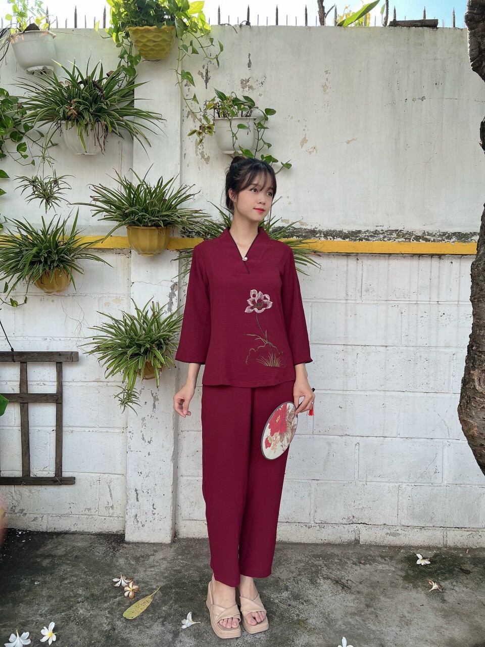 Đồ lam đi chùa, vải đũi, mẫu nút ngọc
