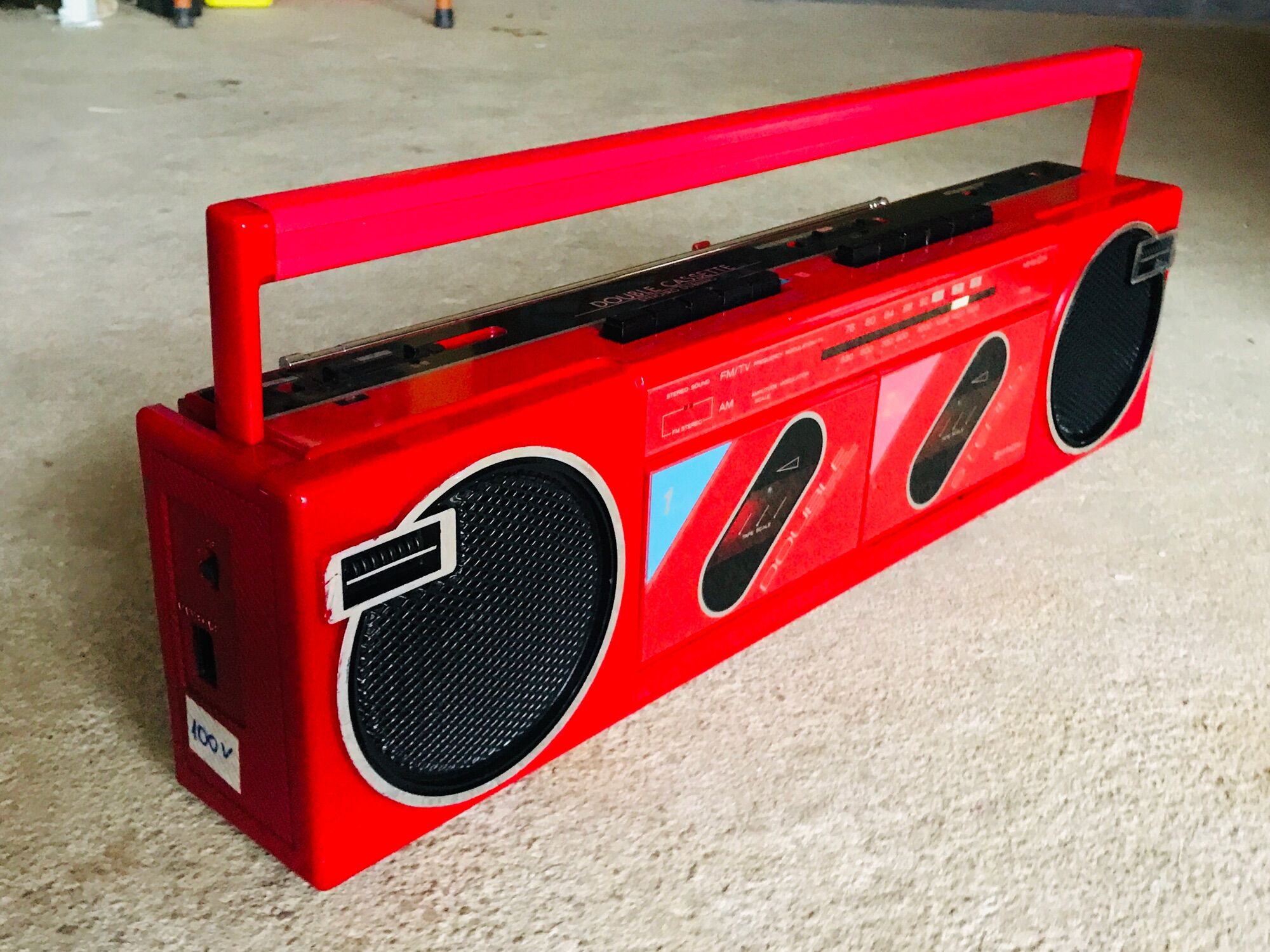Đài Cassette Nội địa Nhật màu đỏ tươi