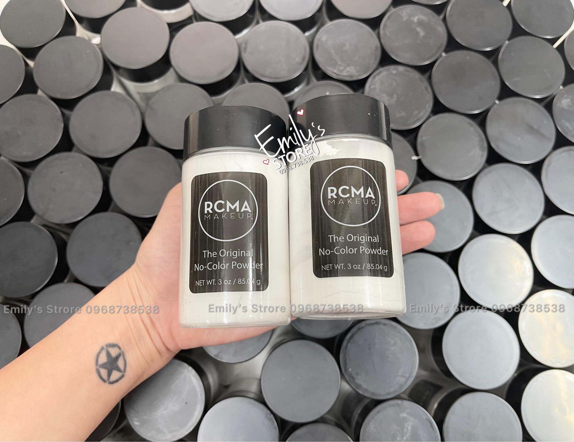 Phấn phủ bột kiềm dầu RCMA No Color Powder (Full size 85g) màu trắng lên da nâng tone nhẹ nhàng