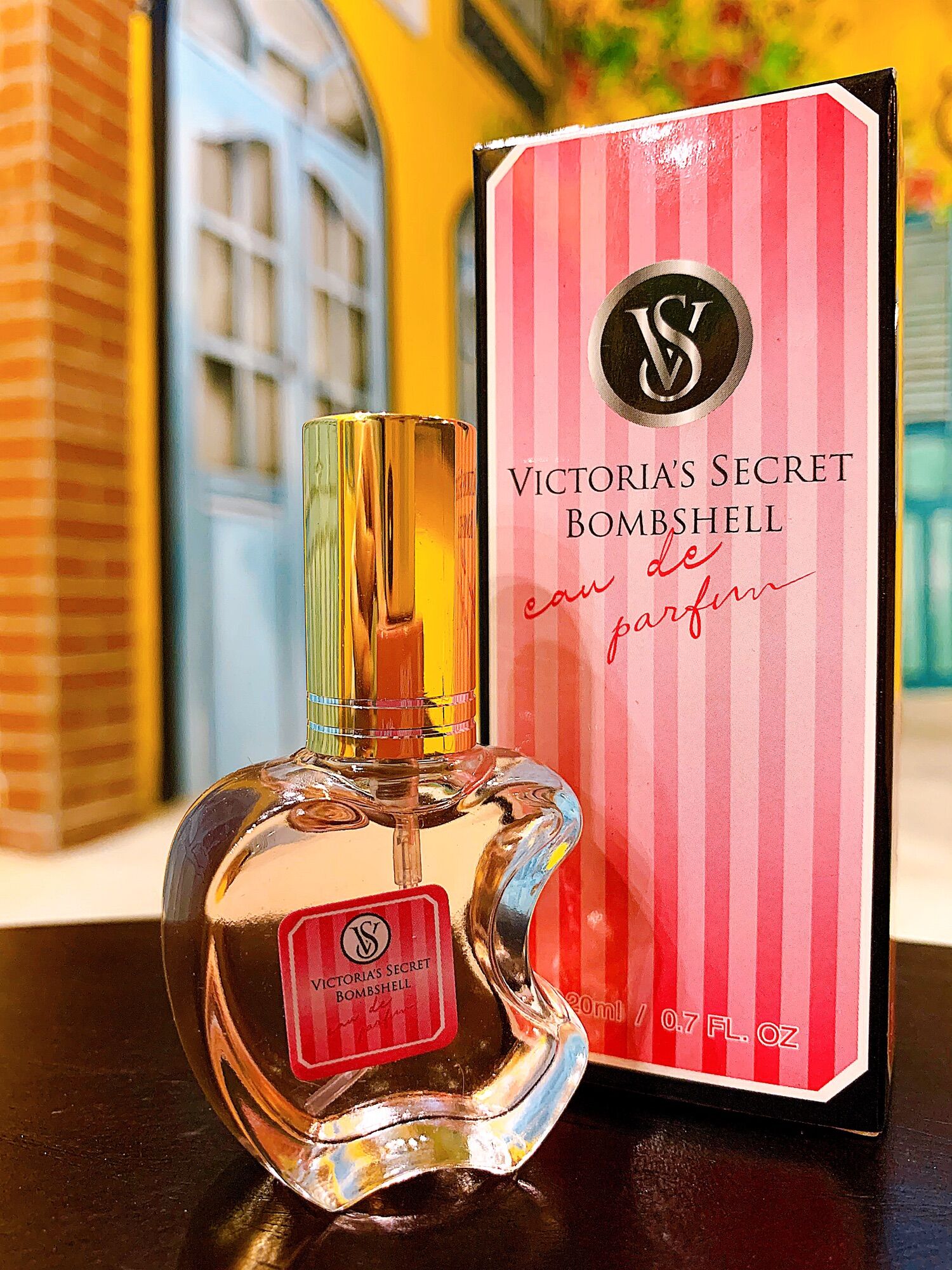 Nước Hoa Mini VICTORIA's SECRET BOMBSHELL 20ml (Mẫu Táo)