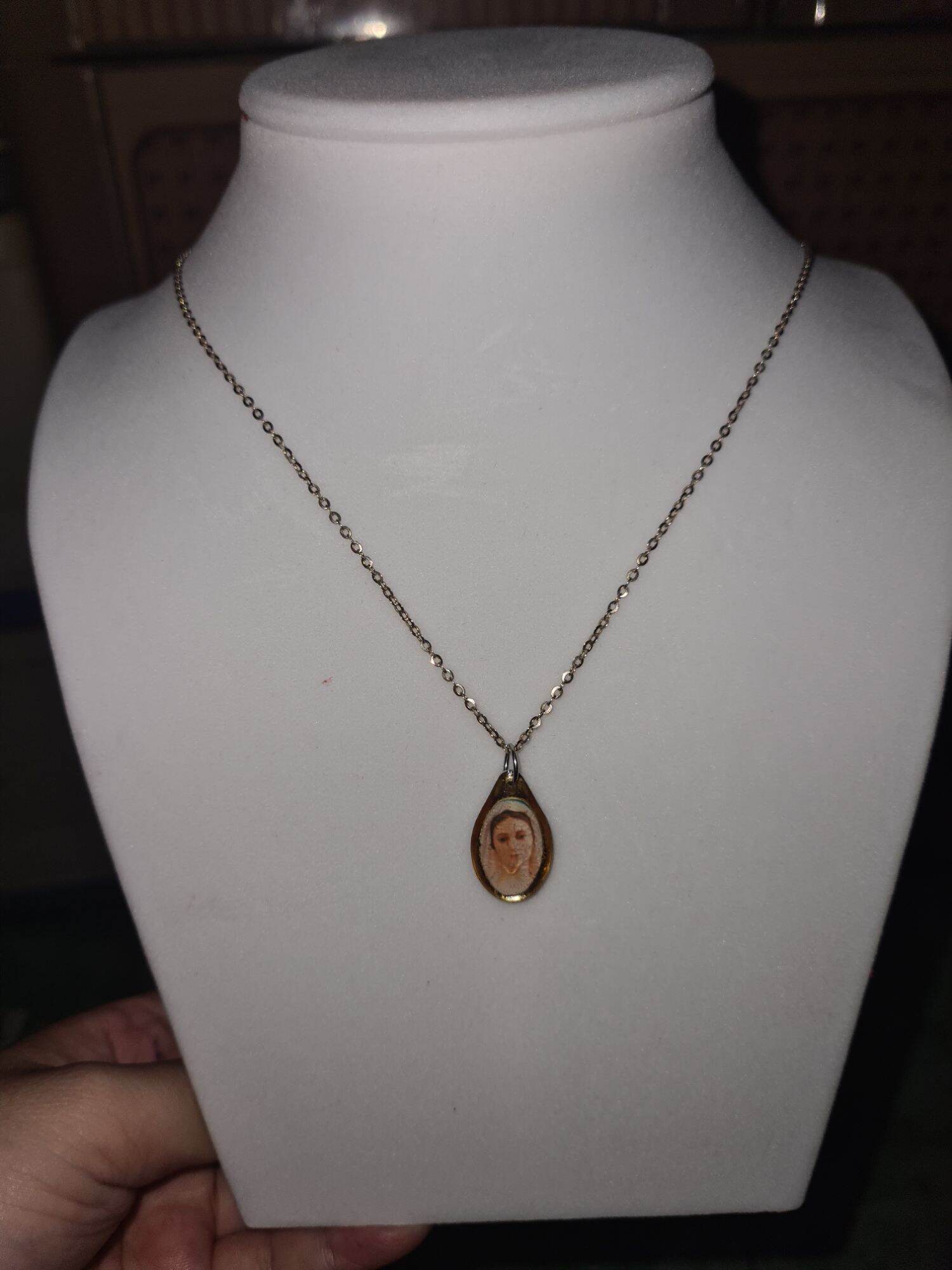 cổ nhung trưng dây chuyền, vòng cổ