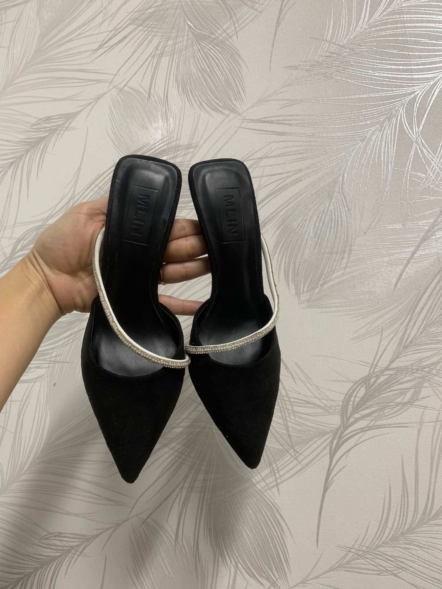 Giày sục mũi nhọn quai chéo đính đá 8p