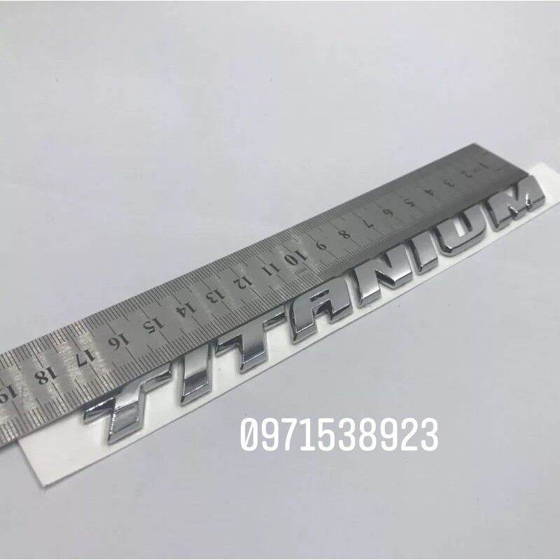 chữ nổi FOCUS TITANIUM dán đuôi xe