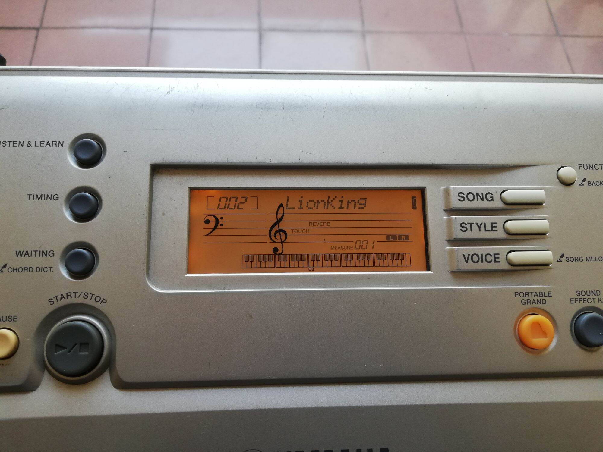 Đàn organ Yamaha PSR E303