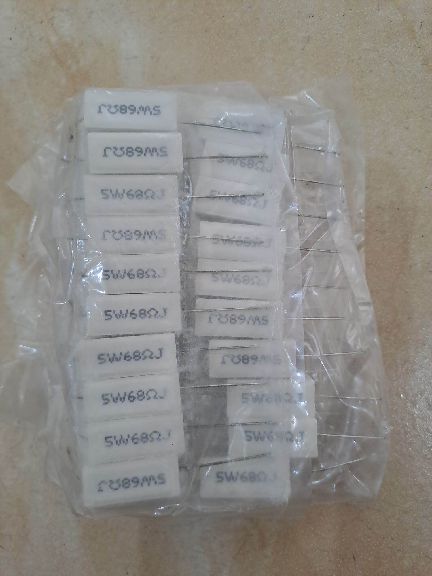 10 điện trở sứ 68om 5w