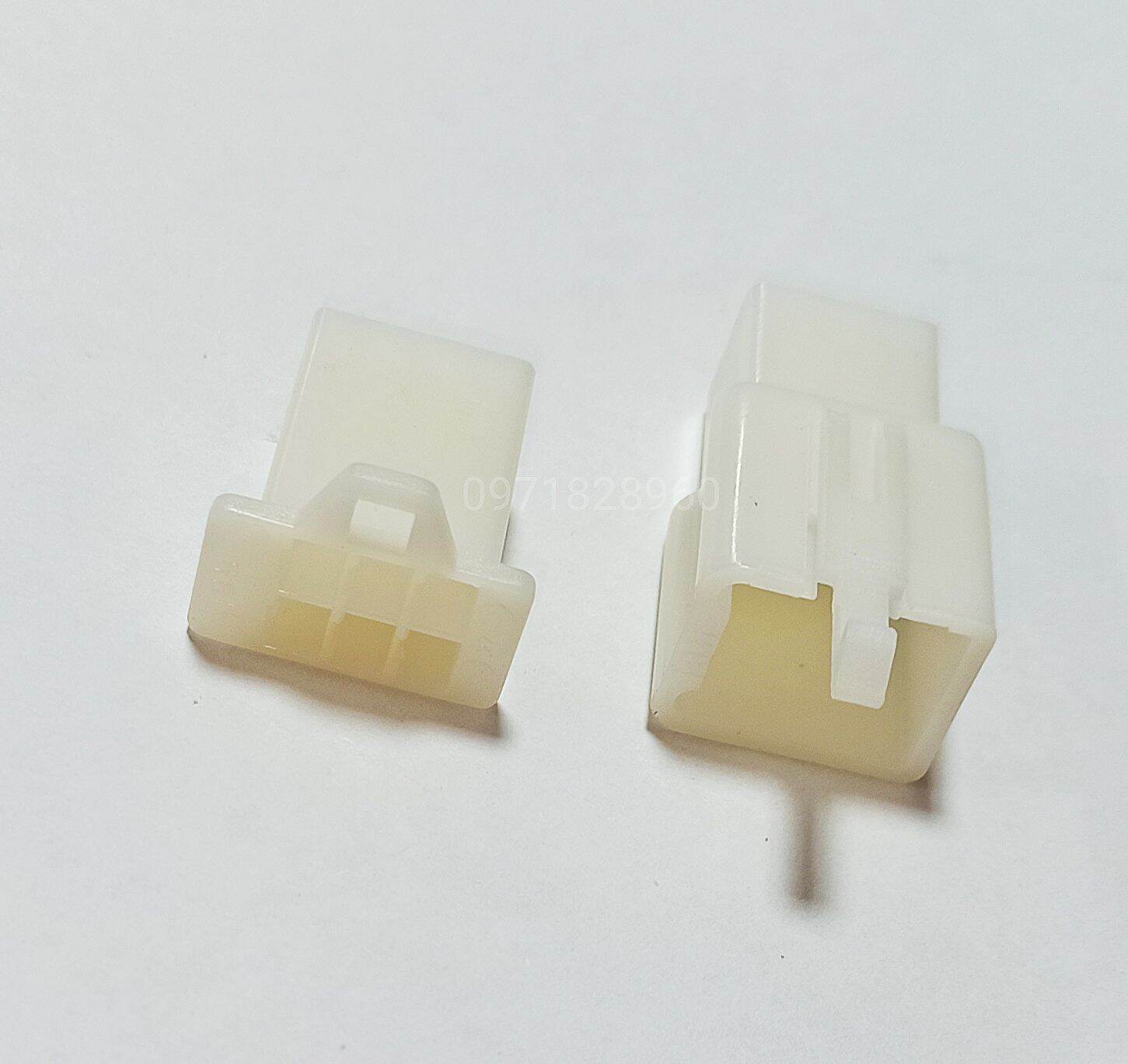 Giắc nhựa 4p cos 2.8