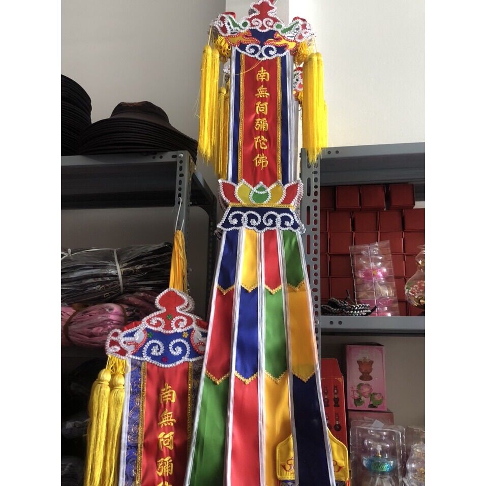 Tràng phan phật giáo, phướn phật bằng vải satanh