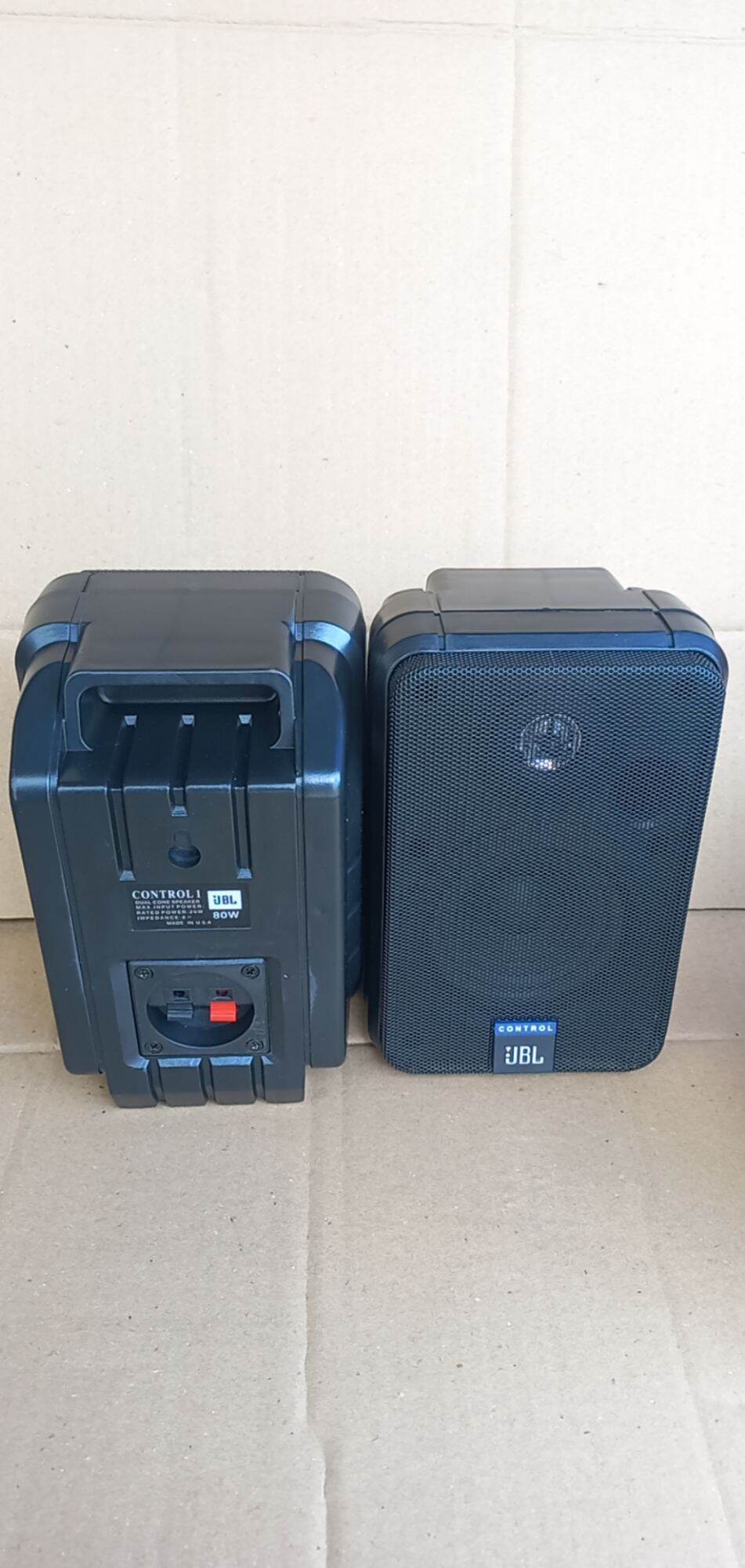 Loa JBL control 1 chuyên dùng nghe nhạc nền cho quán cà phê giá (2 cái)