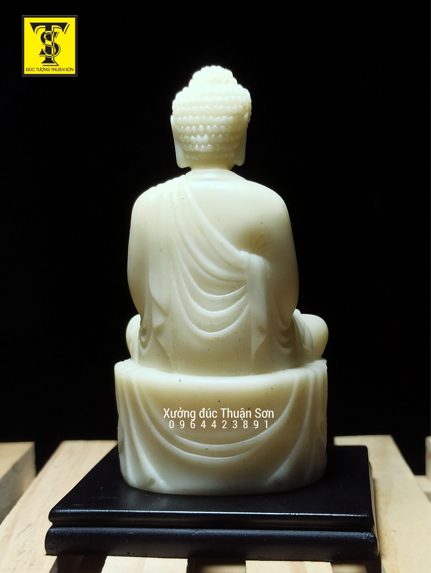 TƯỢNG PHẬT A DI ĐÀ bưng ngọc cao 11cm