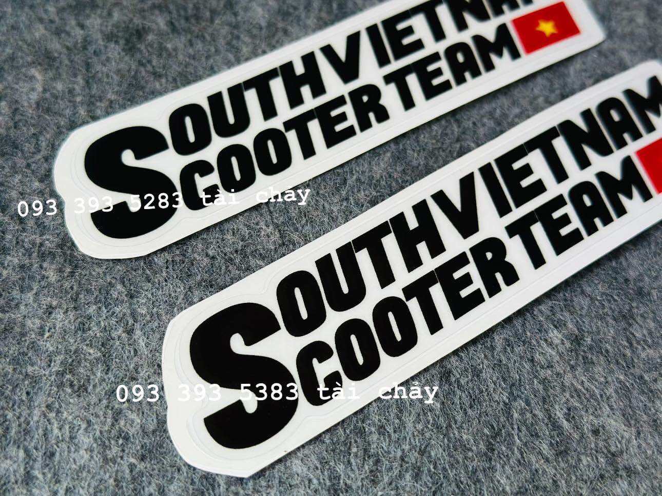 [ 1 MIẾNG ] TEM DECAL DÀI 15CM CHỬ ĐEN TRONG SUỐT ( DÁN CHO XE MÀU SÁNG + TRẮNG ) ( 1 MIẾNG )