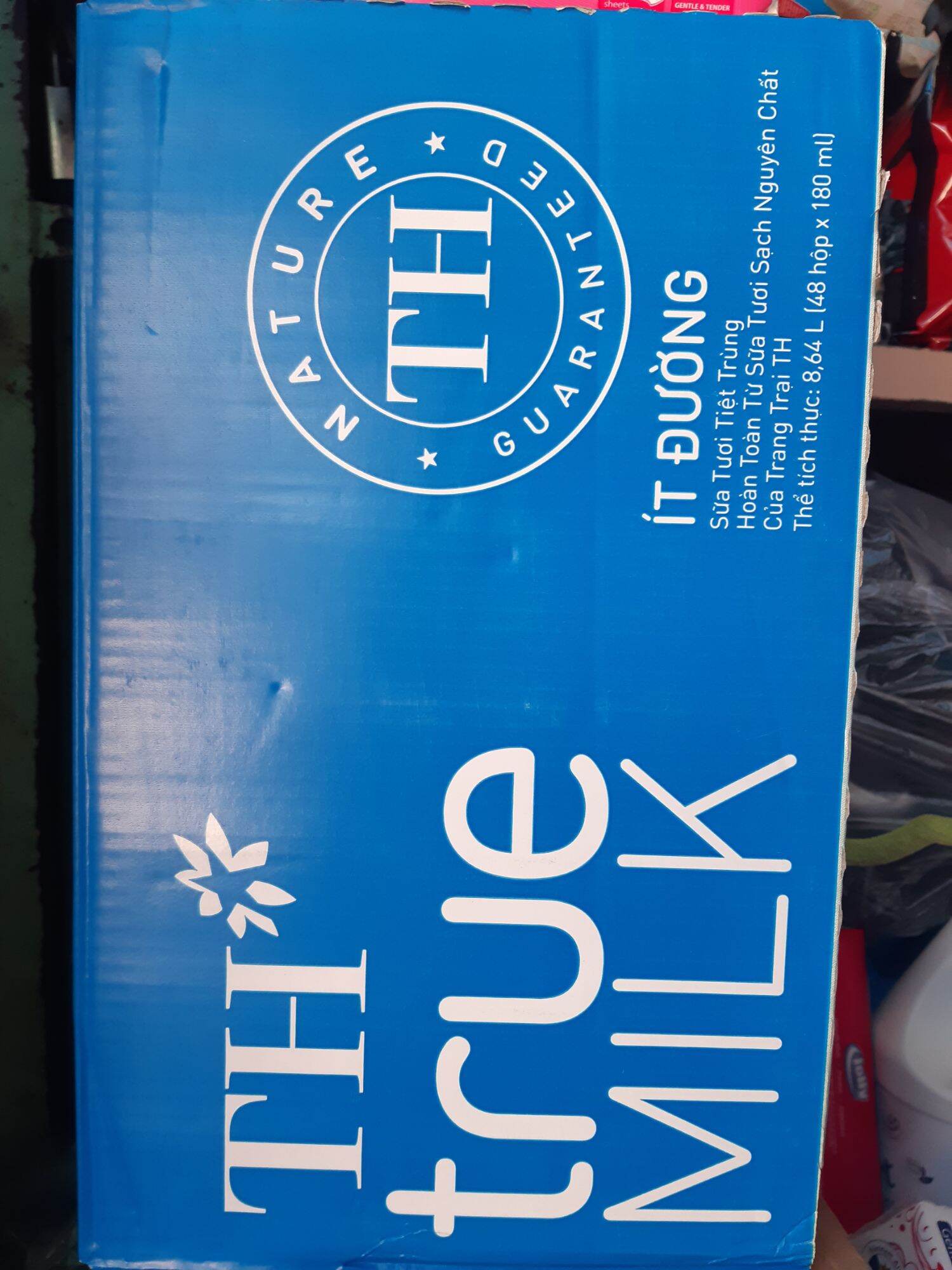 Thùng sữa TH True Milk ít đường