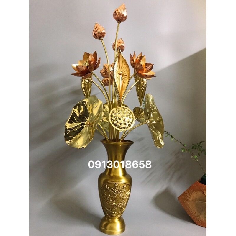 Hoa sen đồng vàng pha đỏ cỡ to 15 bông .