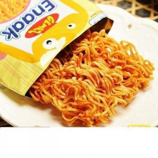 lSnack mì Enaak vị gà ngon tuyệt ( Thùng 24 gói 30gr )