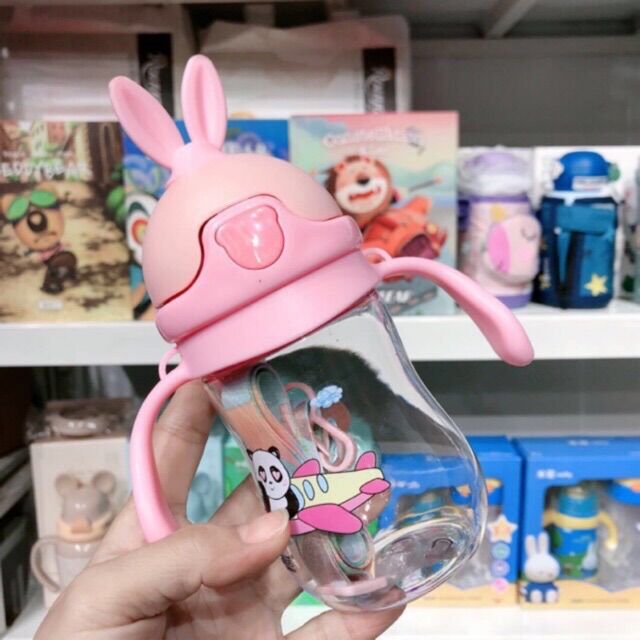 Bình uống nước cho bé