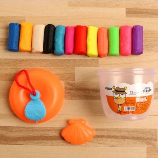 Set  đất nặn 12 màu