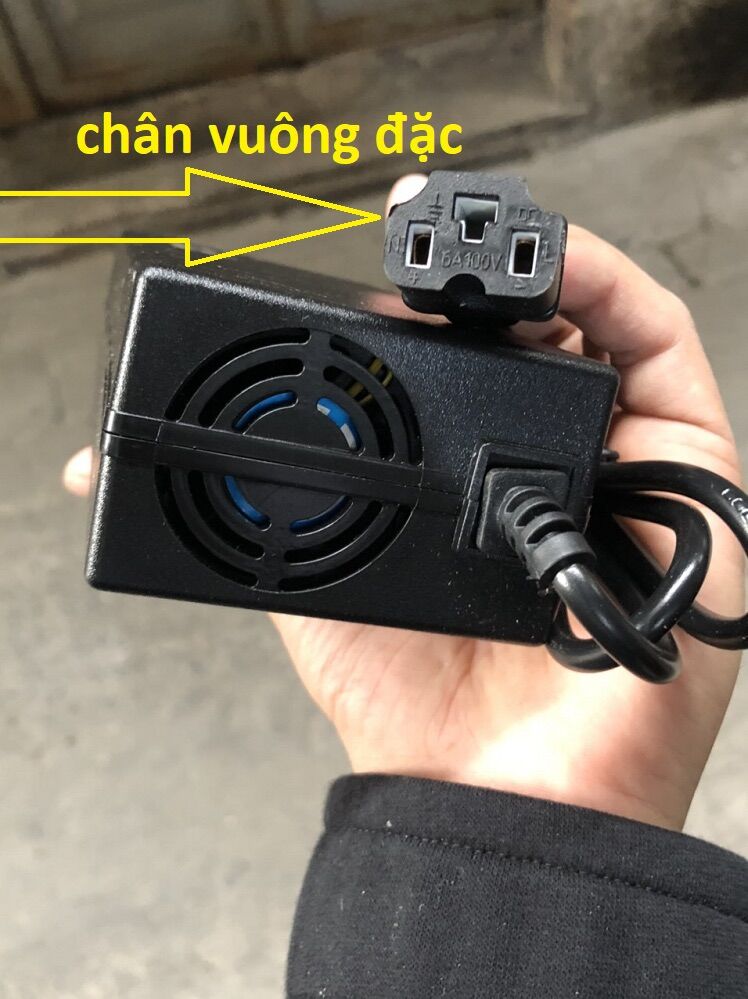 Sạc xe điện 42v 2a cho xe dùng pin 36v