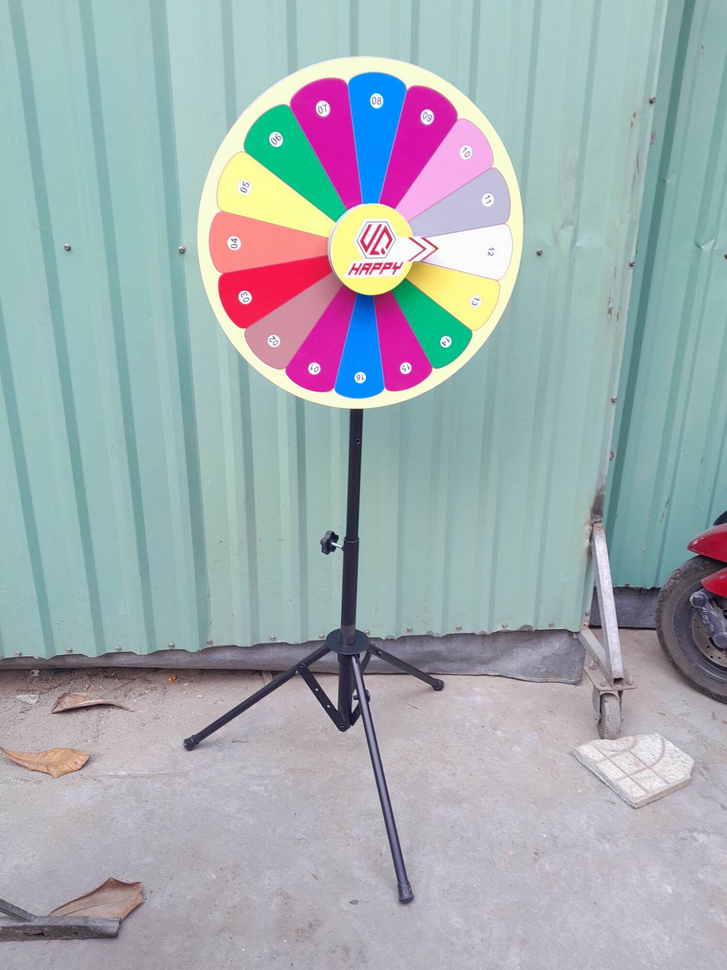 Vòng quay ( may mắn 16 cánh hoa màu viền vàng -3 chân - kt: 60cm x 180cm)