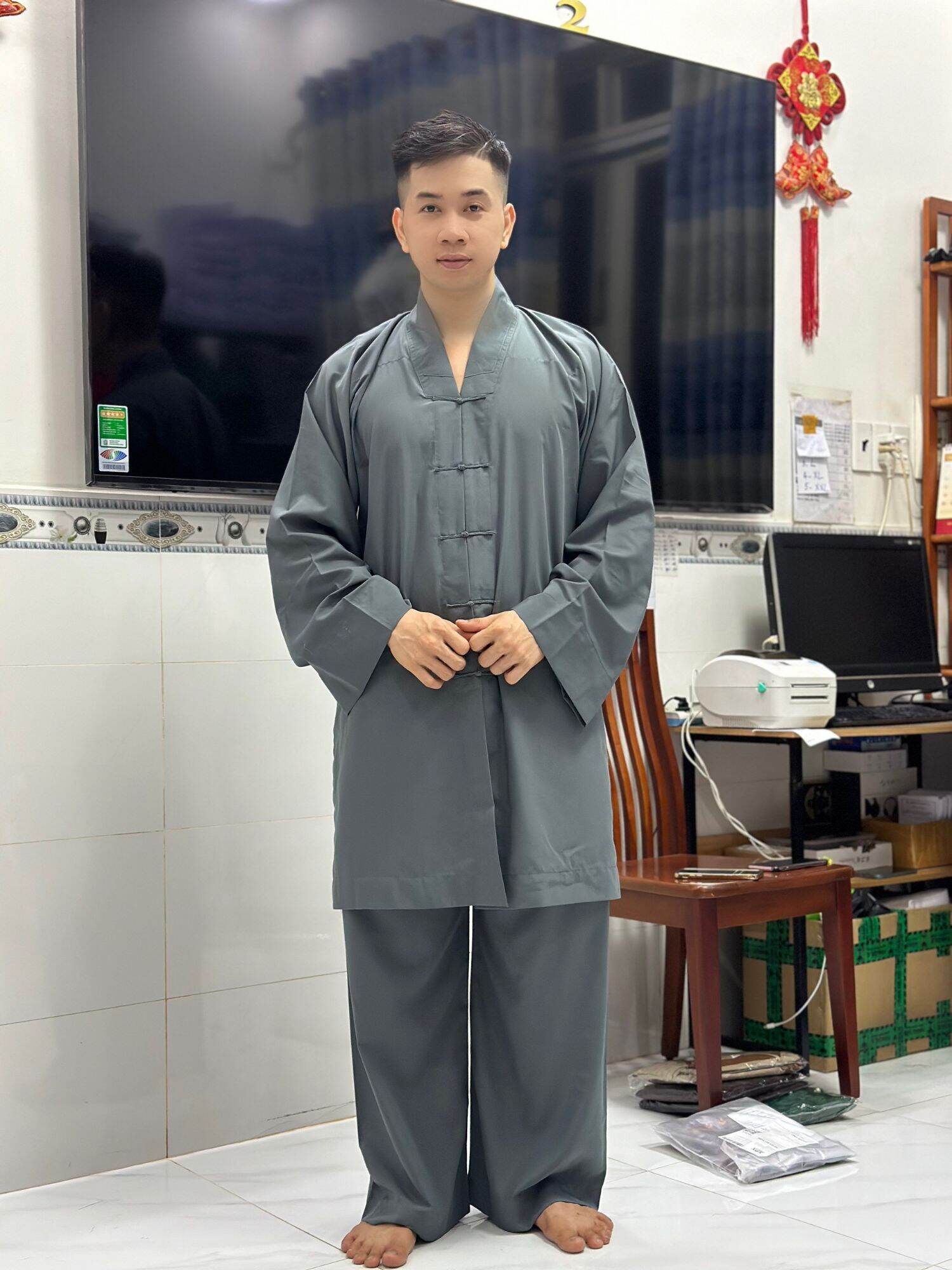 Bộ la Hán thầy.chất vải kate phom tới gối . đồ nam