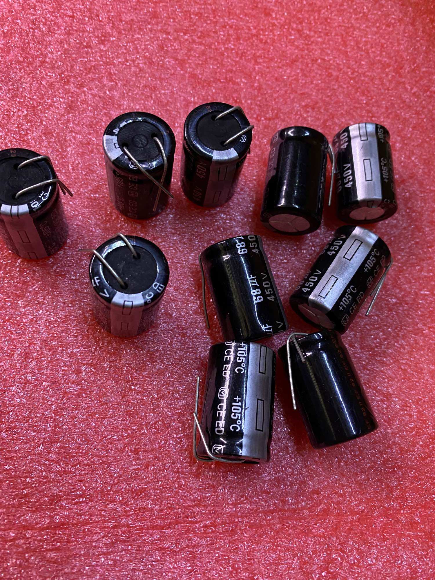 Tụ hoá 68 M/450 v (10 chiếc )