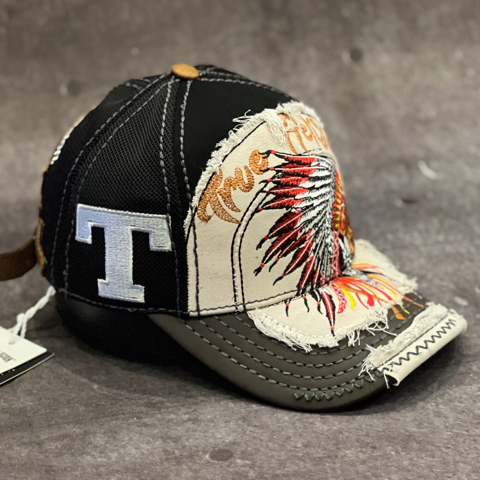 Nón kết/mũ lưỡi trai Truereligion ông địa thổ dân