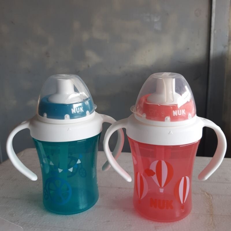Bình uống nước cho bé