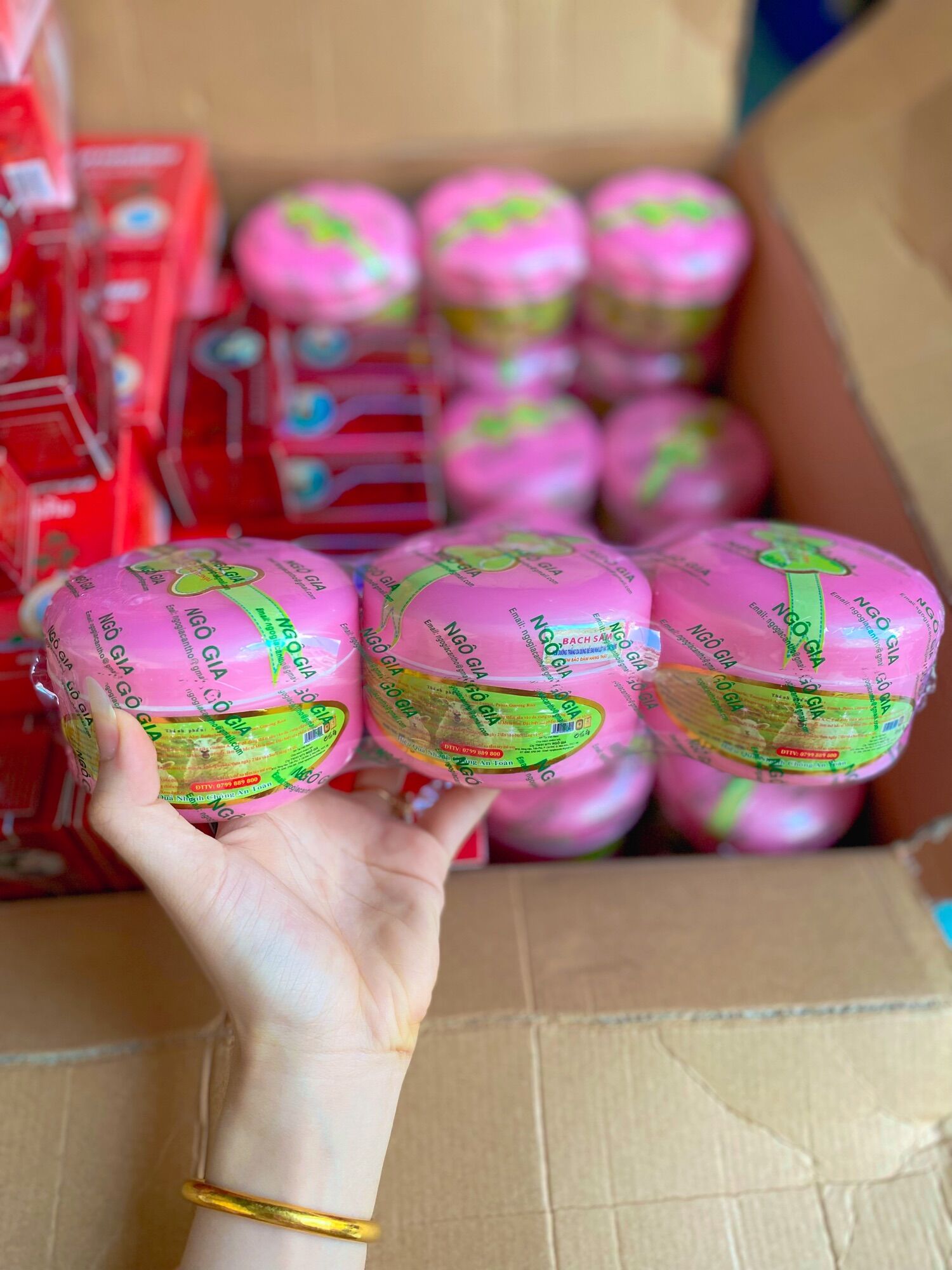 Lẻ hộp 250g kem cốt bạch sâm ngô gia