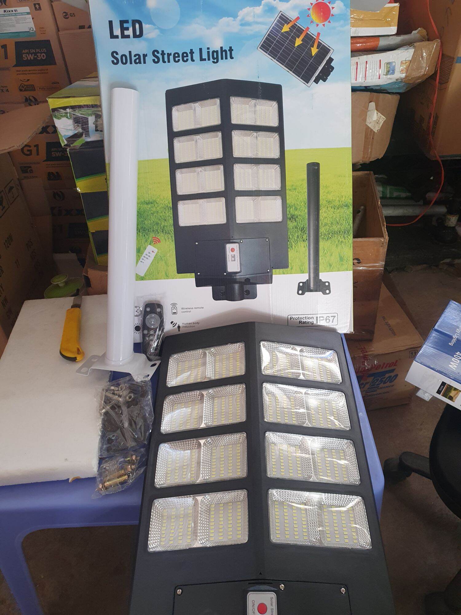 Đèn năng lượng mặt trời 400W
