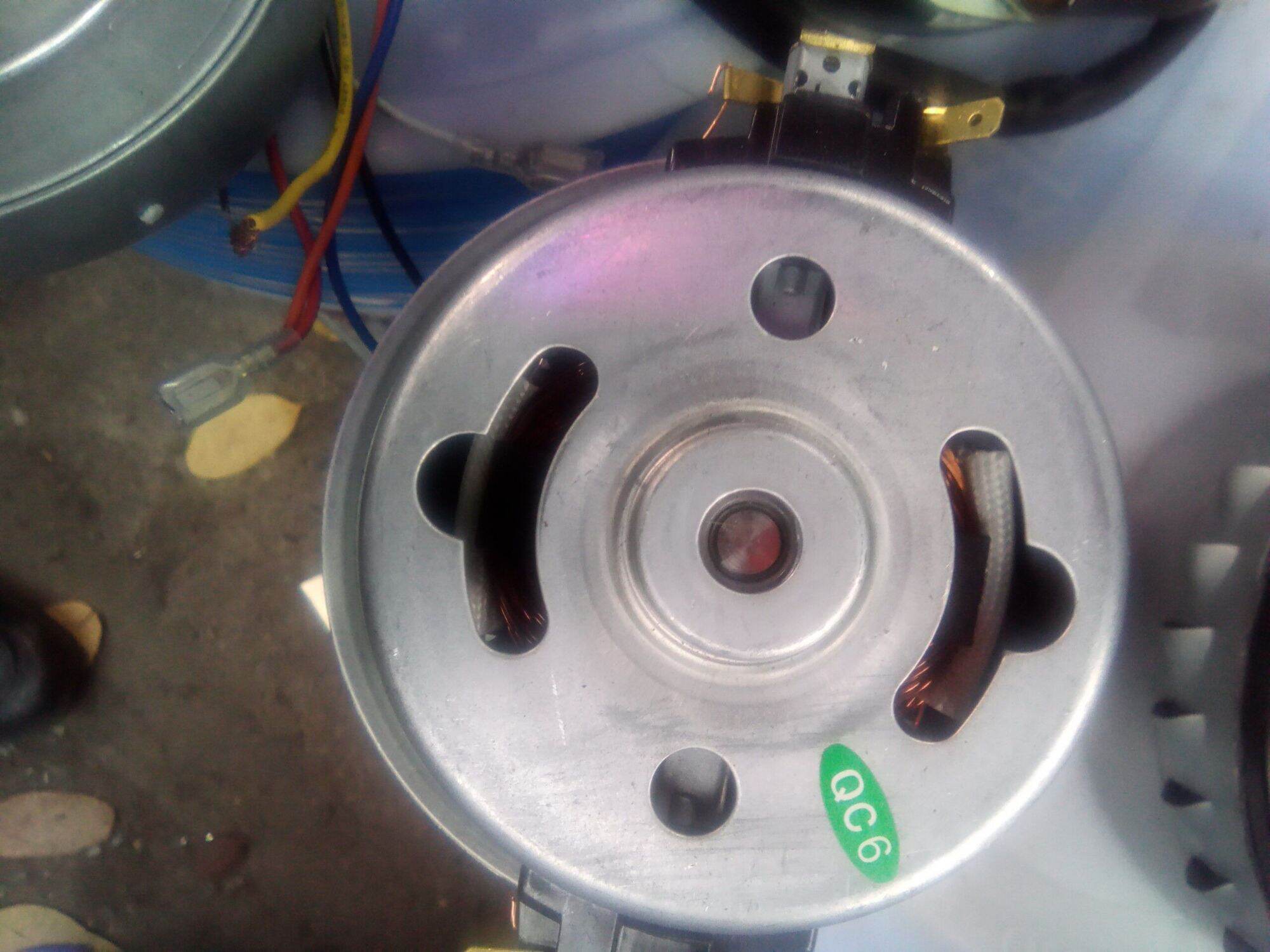 Mo to may hut bui 1400w bau 13,5 Cm