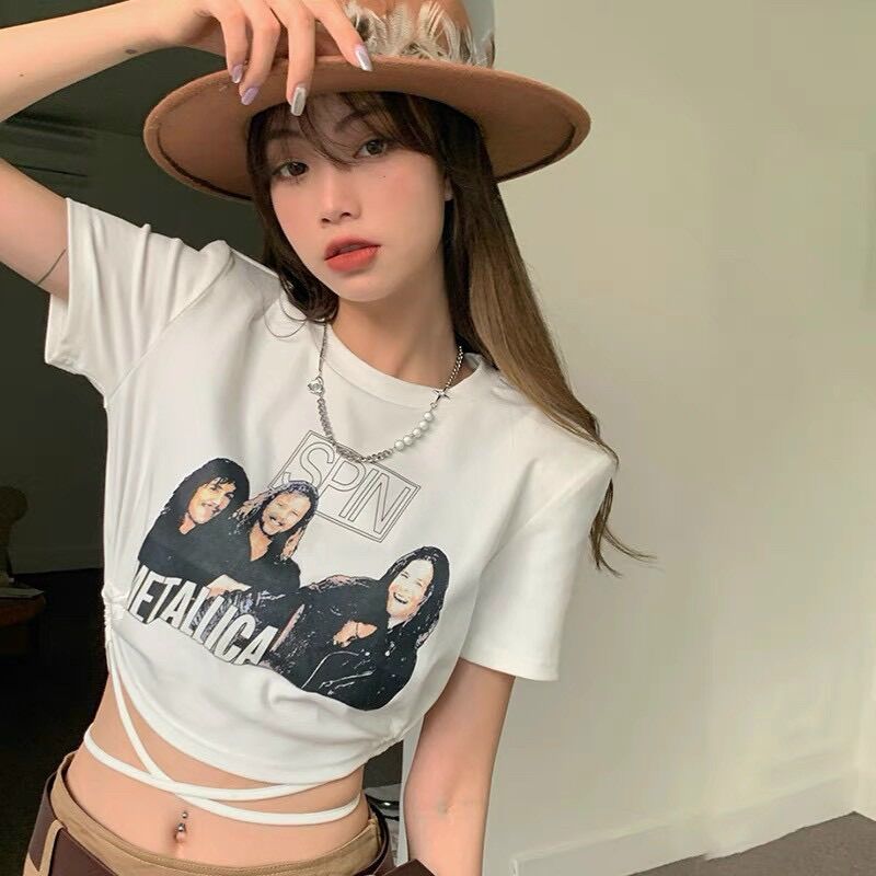 Áo croptop dây quấn eo có chữ spin BG