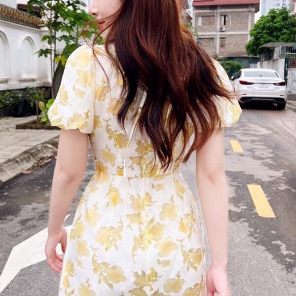 Váy hoa vàng tay bồng