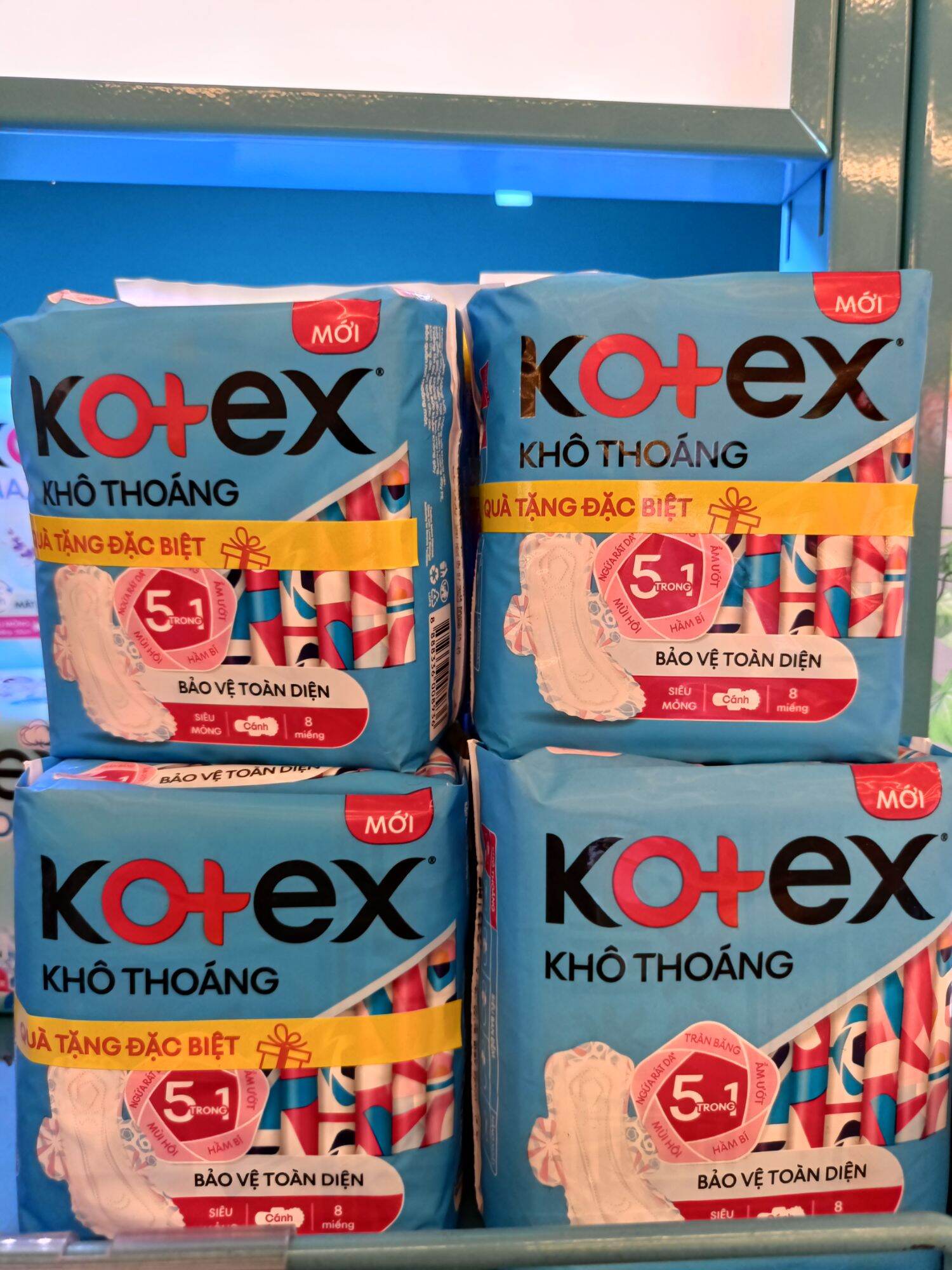 Băng Vệ Sinh Kotex Khô Thoáng Siêu Mỏng Cánh