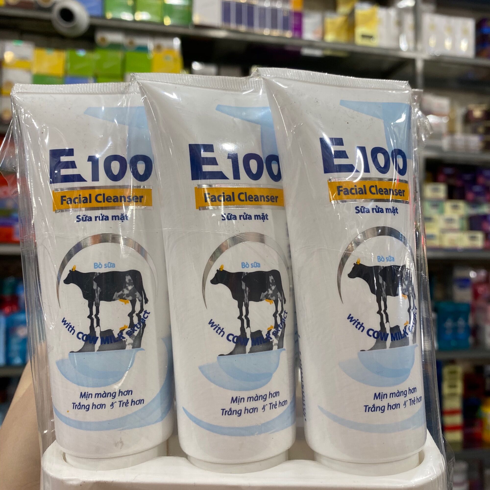 Sữa rửa mặt E100 tinh chất sữa bò 80ml