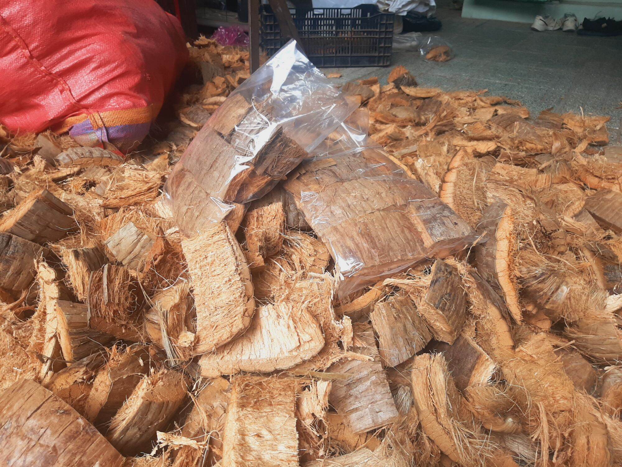Vỏ Dừa Khô ( giá thể trồng lan ) combo 3 bịch