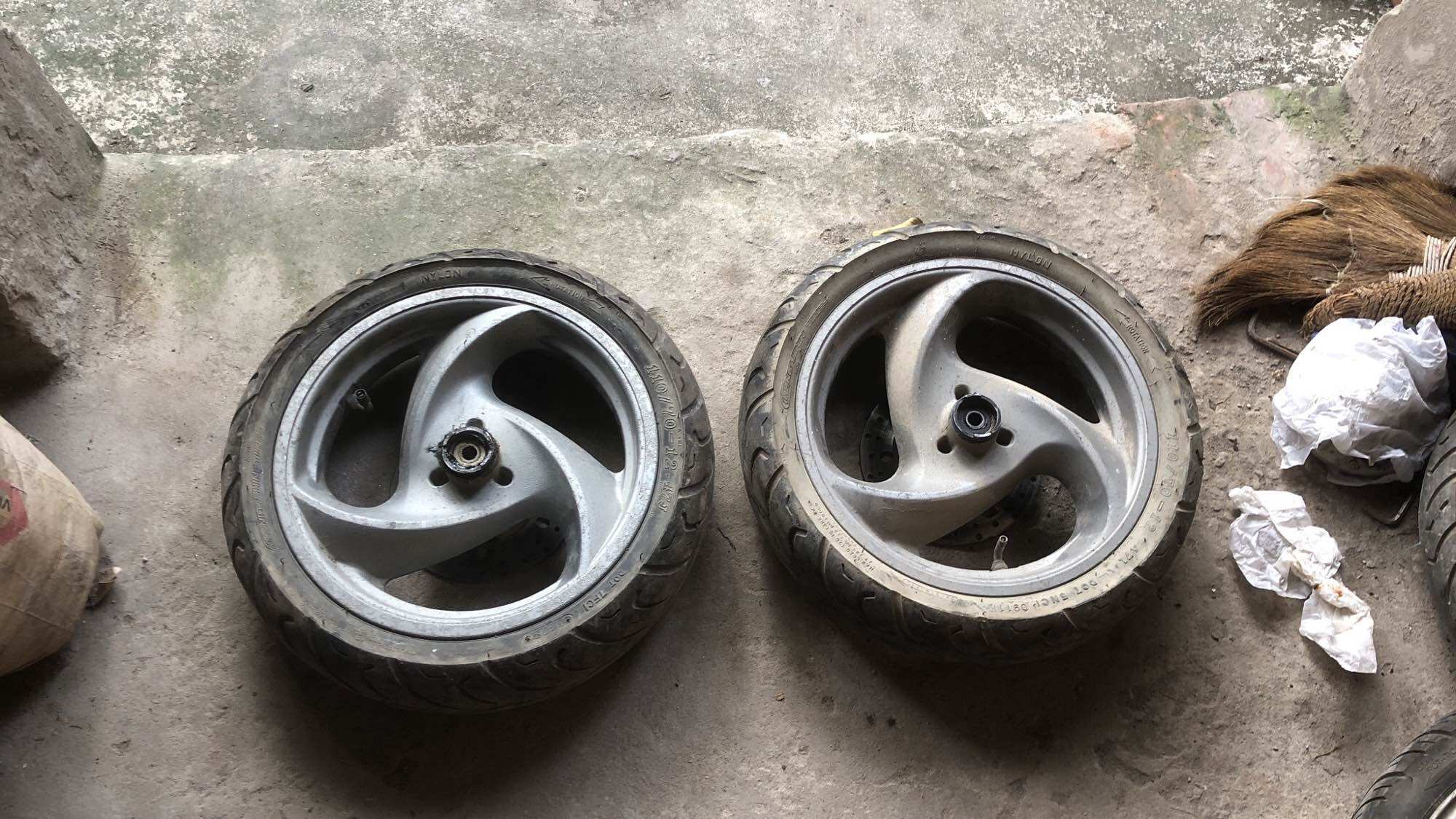 Bánh xe ga cũ tháo xe đủ bi, trục - dùng chế xe ba gác