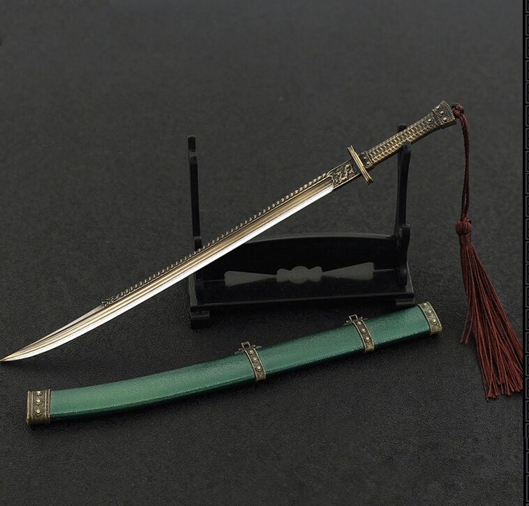 Mô Hình Càn Long Bảo Đao 22cm.