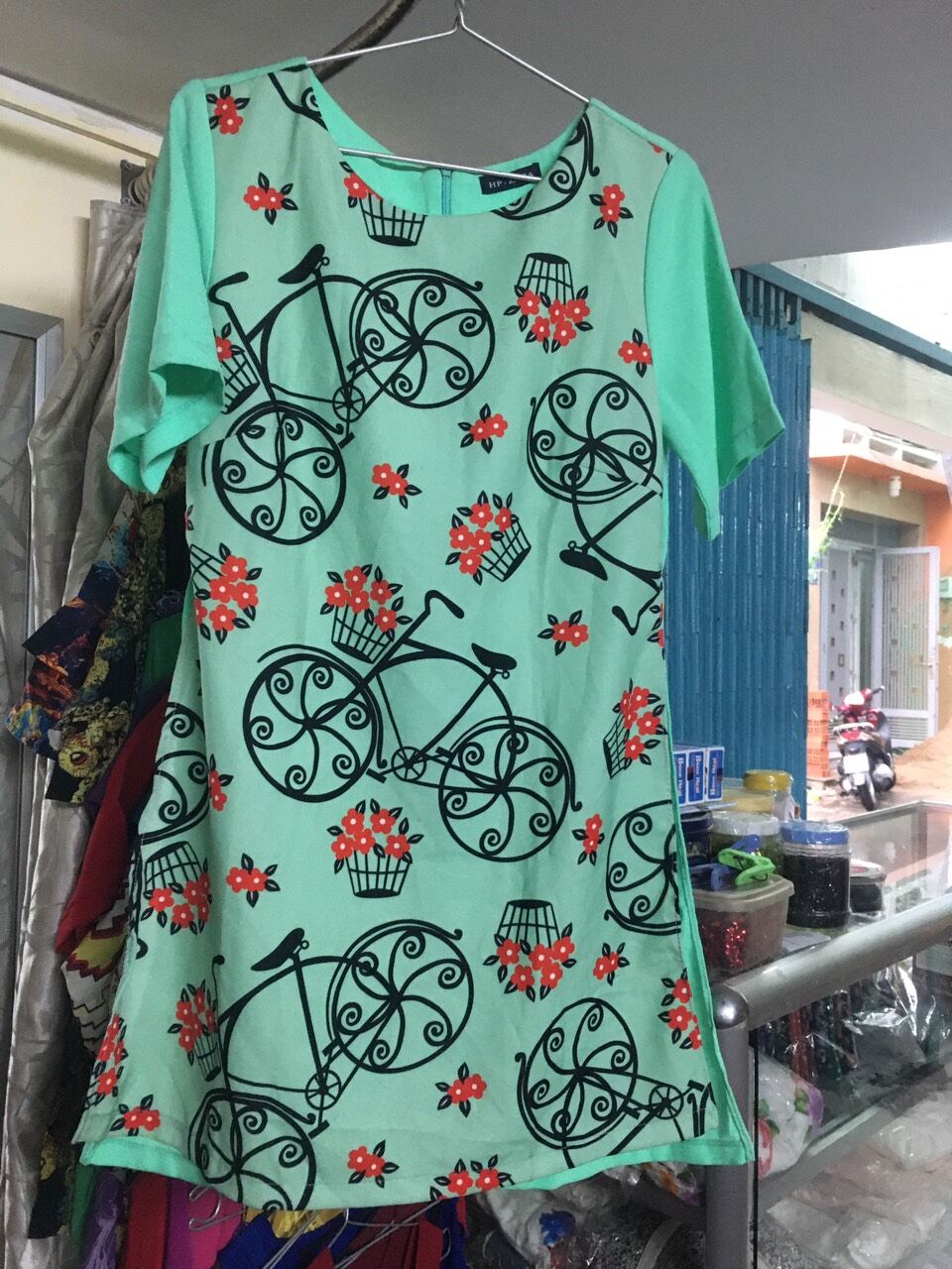 Áo dài cách Tân chân bông size L