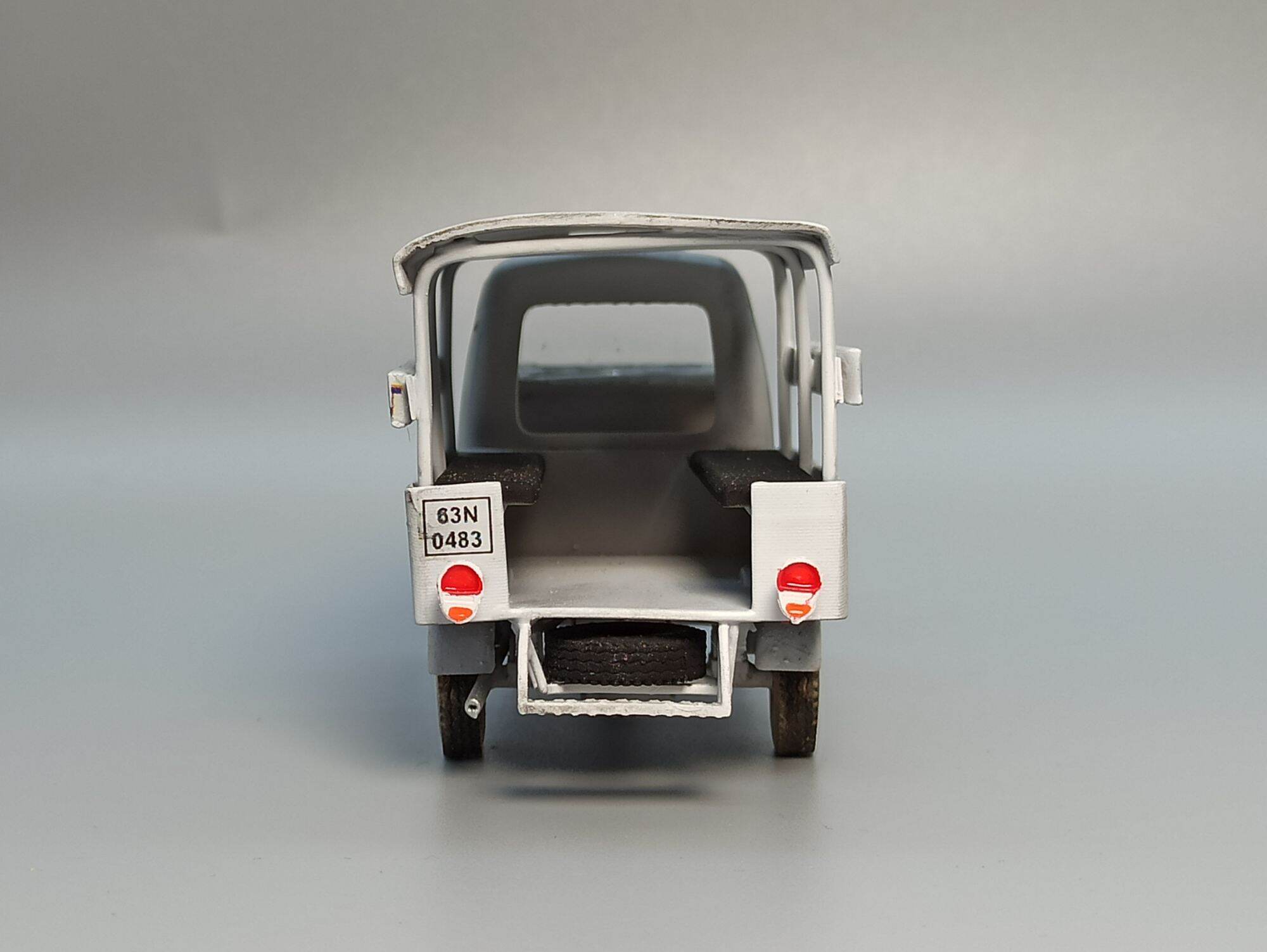 Mô hình xe Lambro 550 tỷ lệ 1/43
