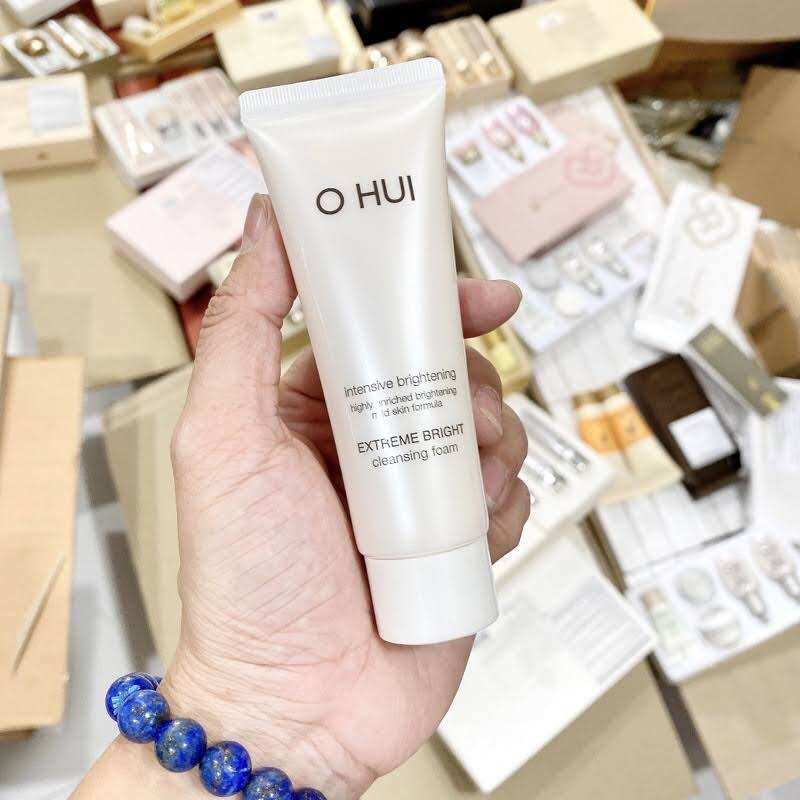 Sữa rửa mặt ohui trắng chứa hạt snow vitamin 40ml hàng chuẩn có tem 2025