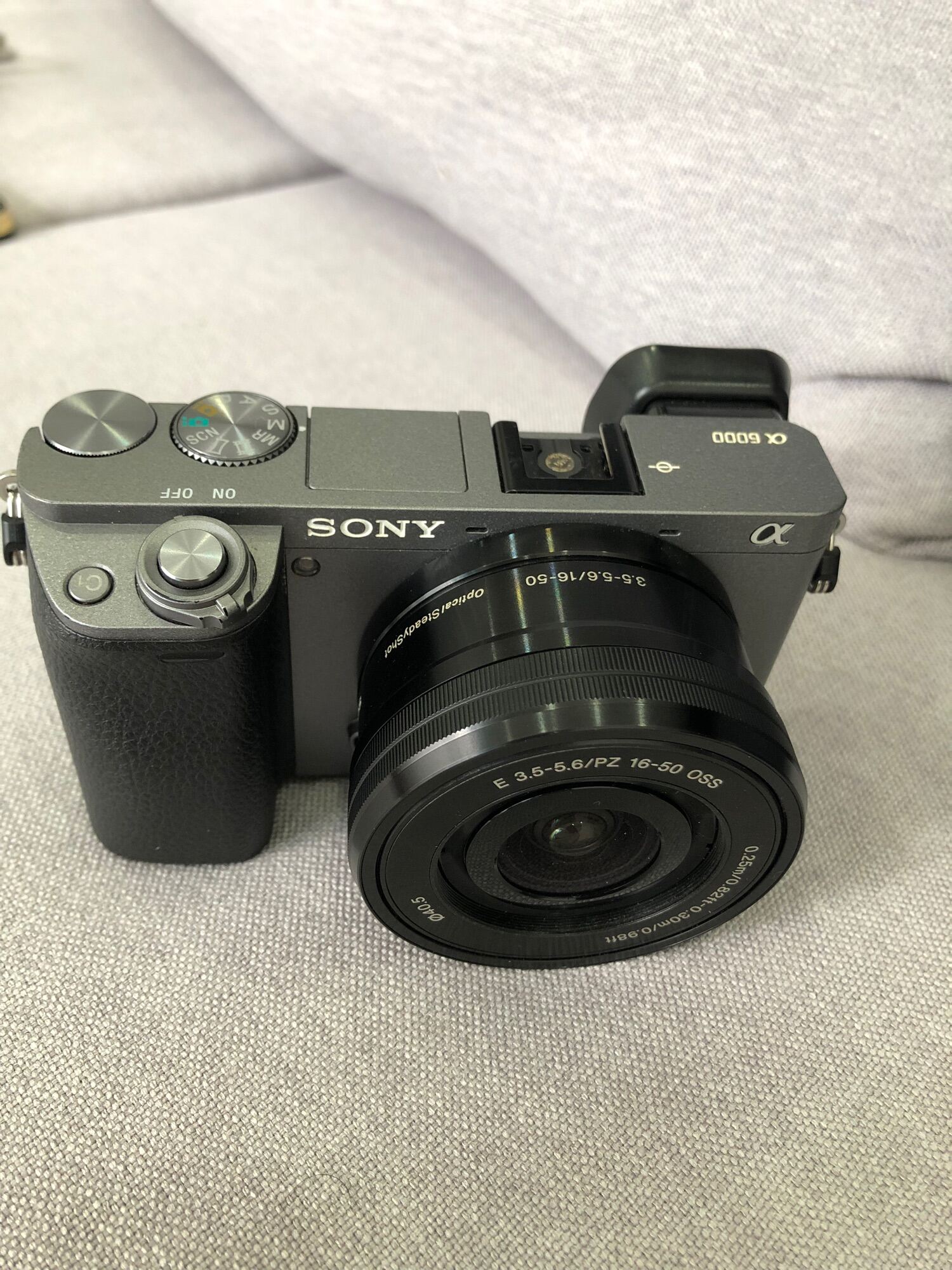 Máy ảnh Sony A6000 + Kit 16-50 OSS thumbnail