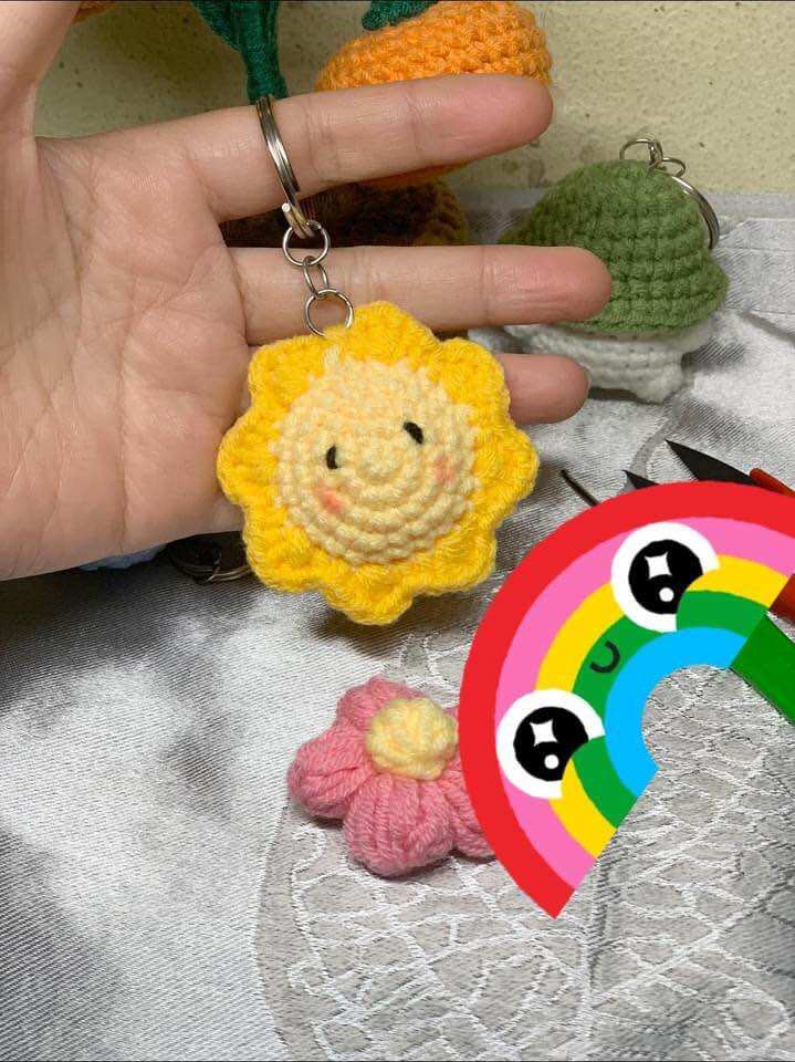 Mặt trời và trái đất. Móc khoá Len Handmade