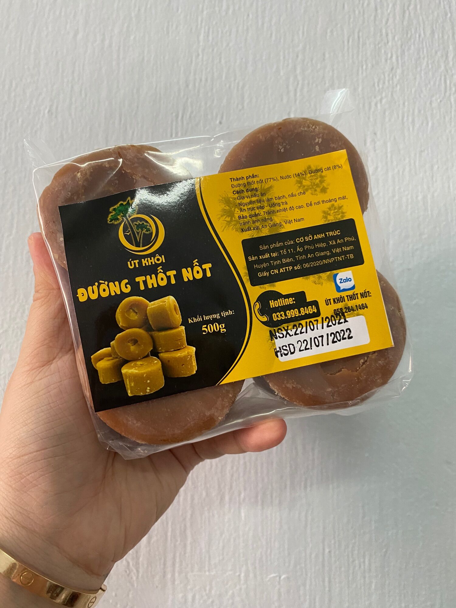 Đường thốt nốt đen sẫm nâu đậm hiệu Út Khôi gói 500g nửa kí dạng tán lớn luôn có hàng mới date xa chuyên dùng nấu bánh bò thốt nốt nướng làm sốt chấm hàng chuẩn dùng hàng ngày