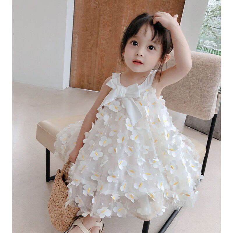 Váy hoa trắng 3D cho bé gái