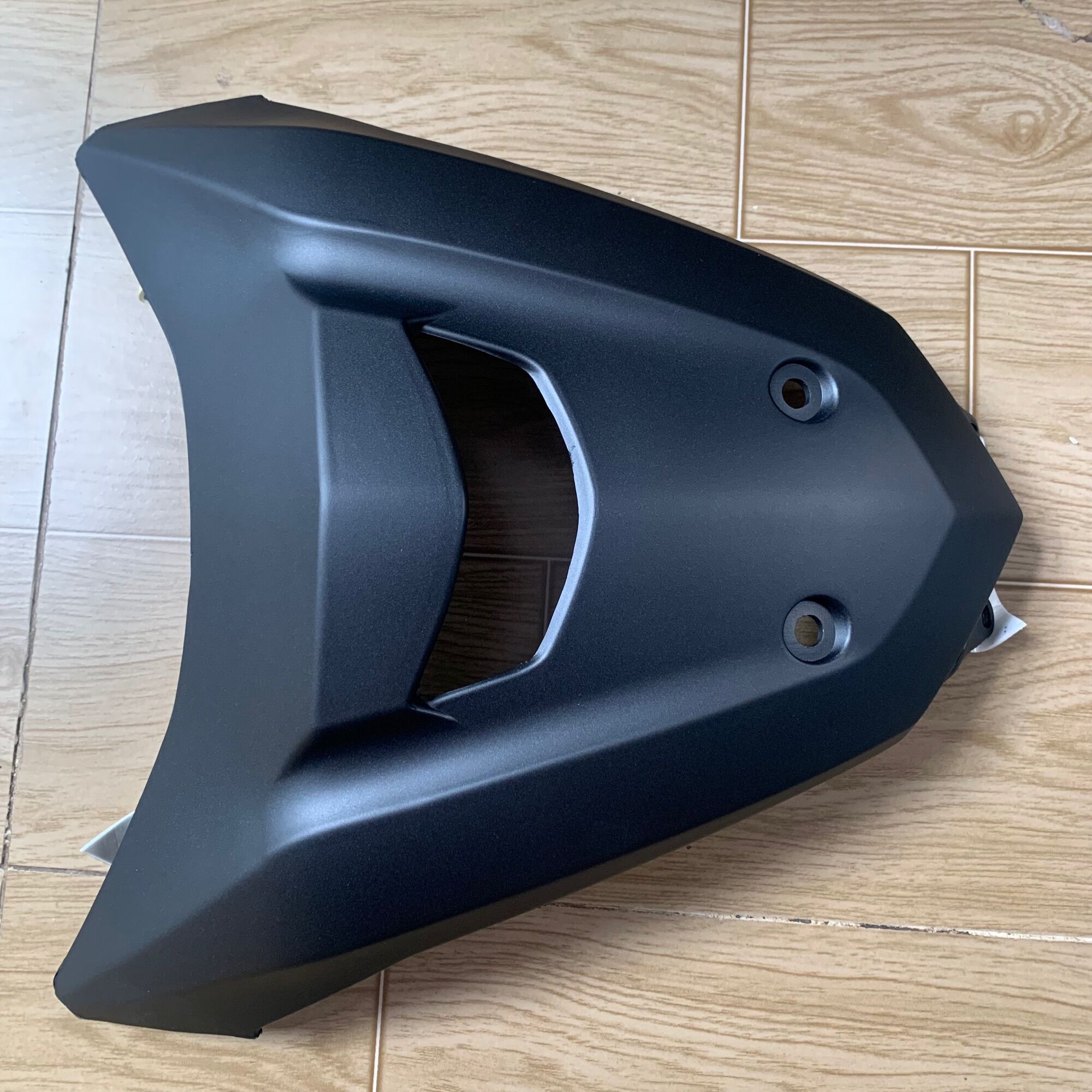 Mặt nạ xe Future 125 đờ pha đèn led có lổ gắn rổ màu đen mờ