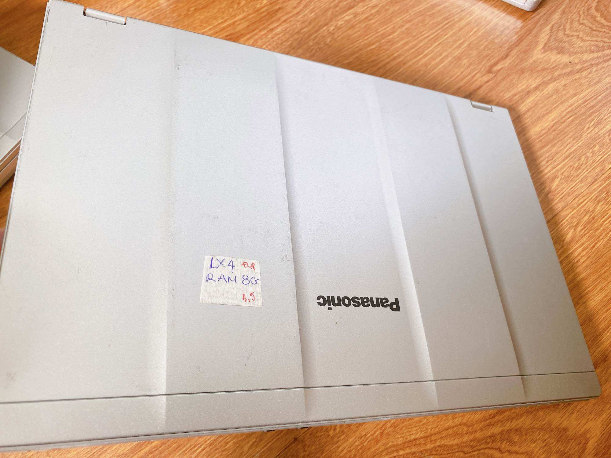 [Made in Japan] Laptop panasonic LX4