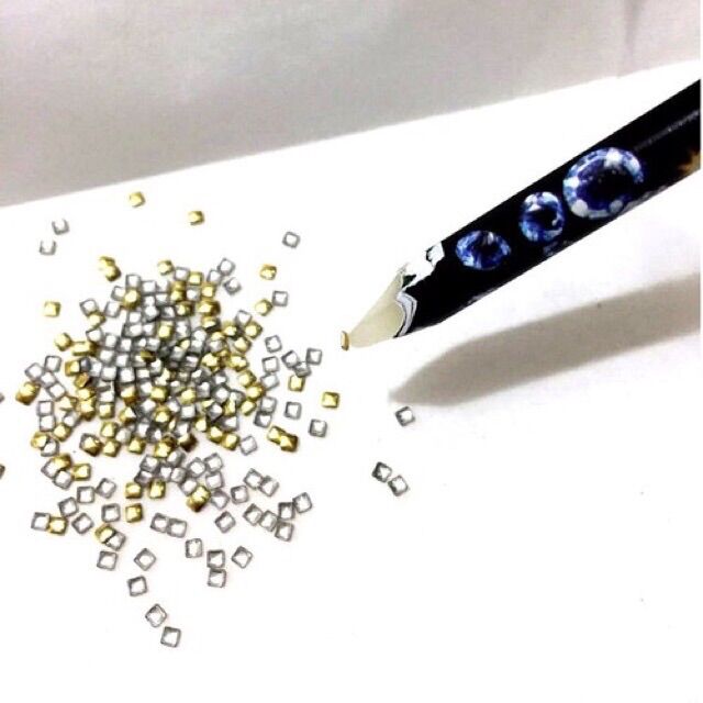 Sáp chấm đá nail