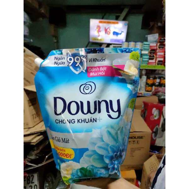 Nước Xả Vải Downy Làn Gió Mát Túi 3L.