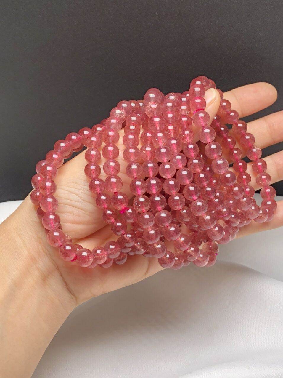 Vòng hạt đá thạch anh dâu tây hồng 8li