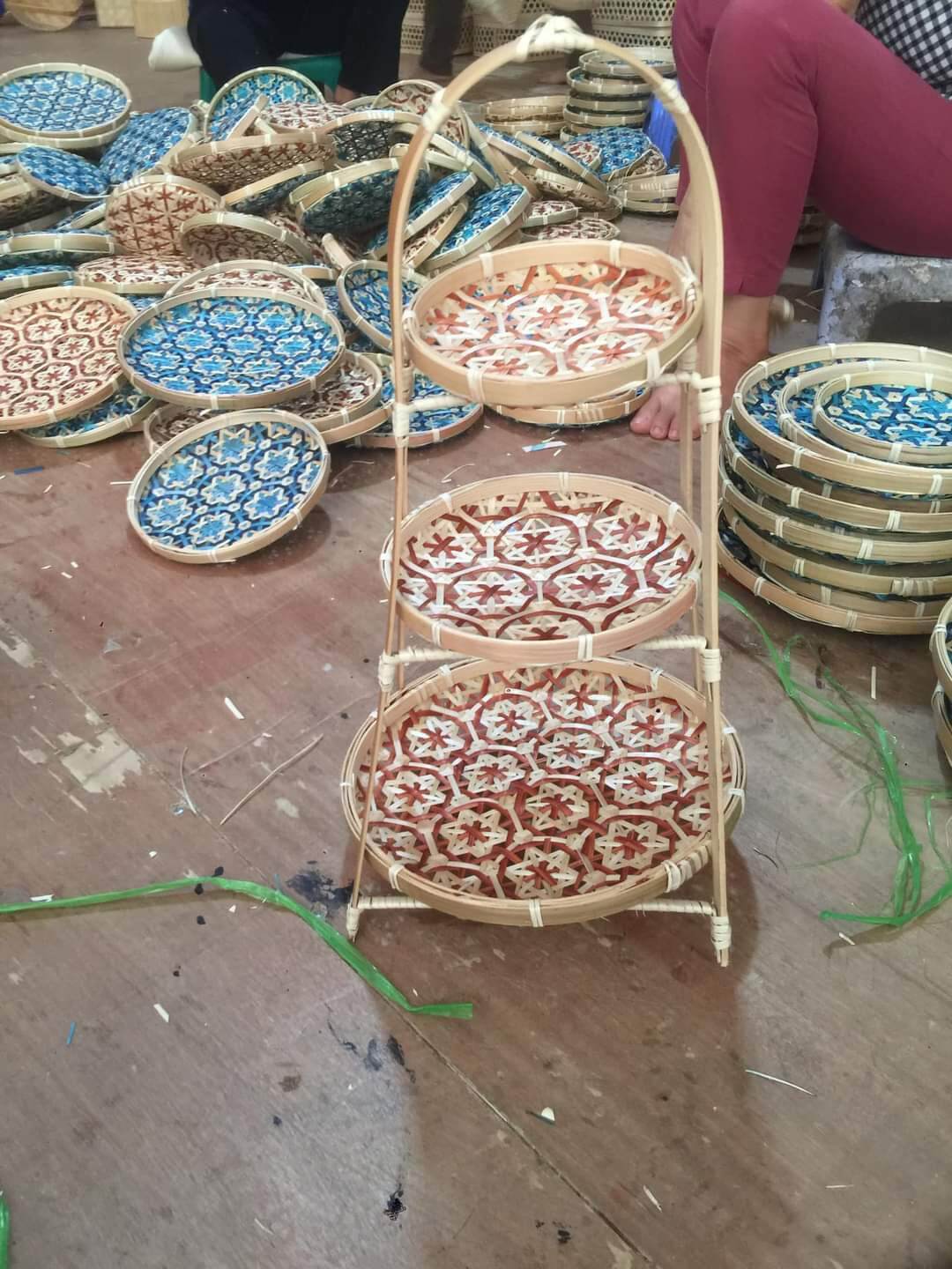 Kệ mẹt tre 3 tầng đan hoa đẹp
